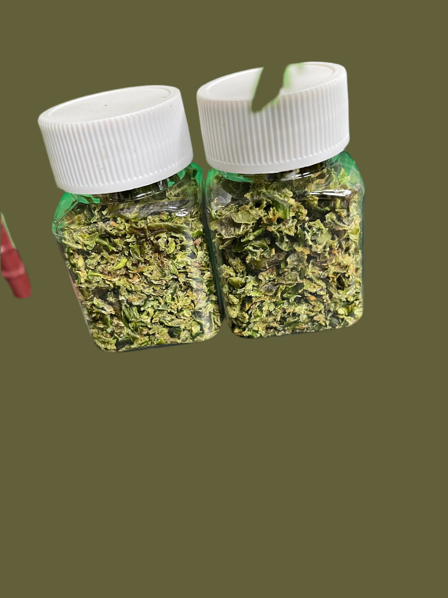Green pepper flakes