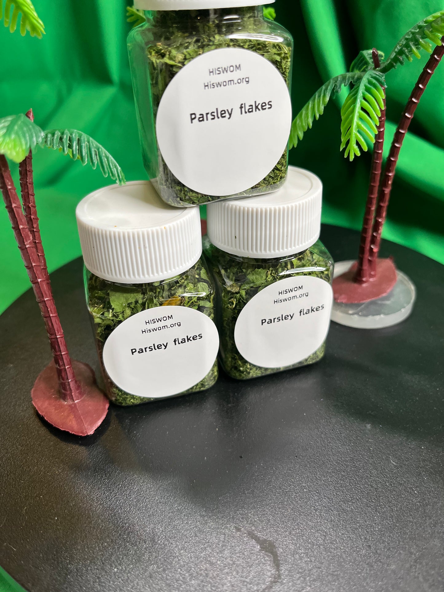 Parsley flakes