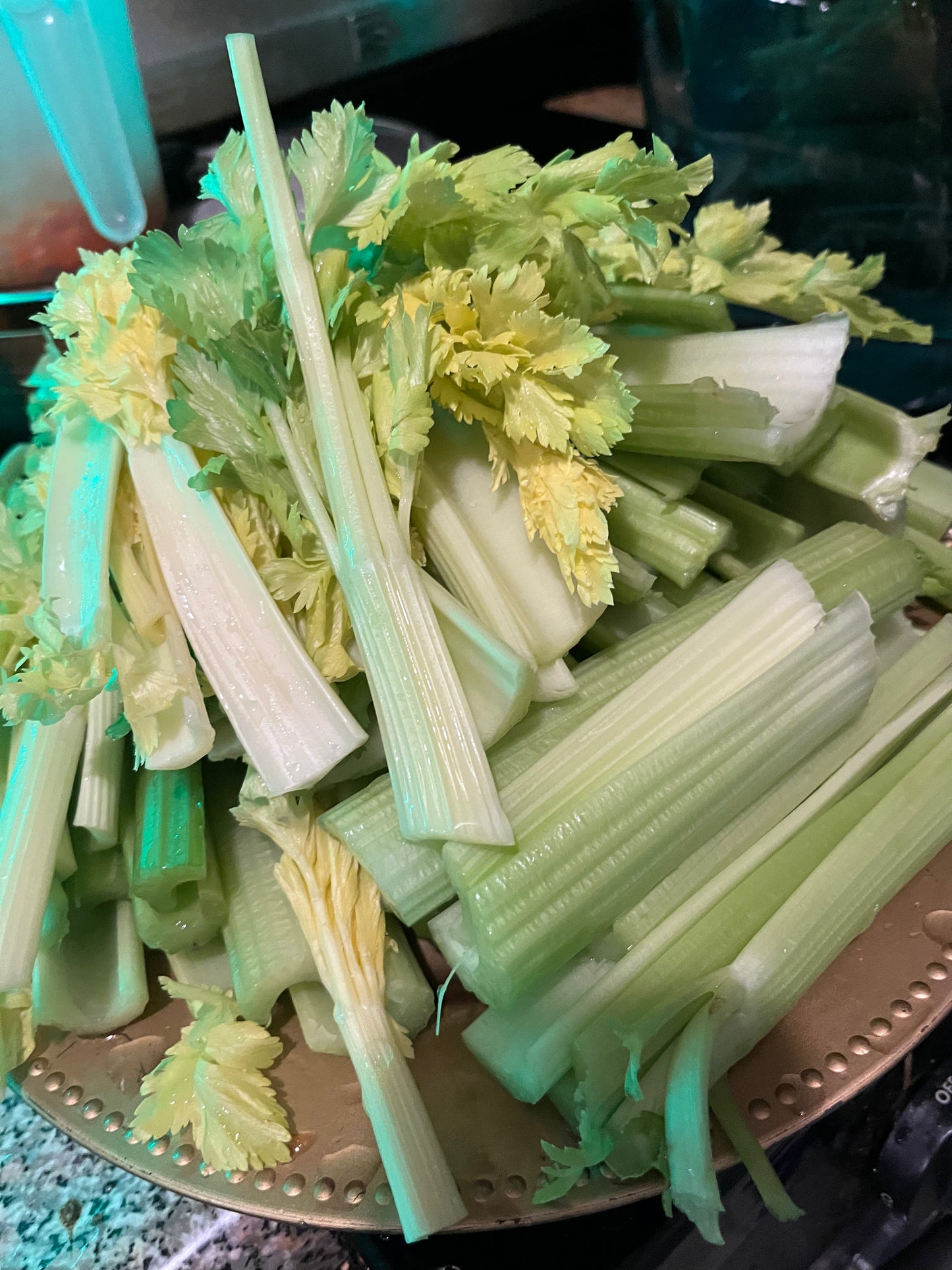 Celery flakes
